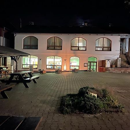Restaurace A Penzion U Svate Barbory Ústí nad Labem エクステリア 写真