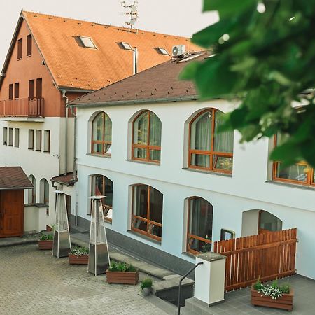 Restaurace A Penzion U Svate Barbory Ústí nad Labem エクステリア 写真