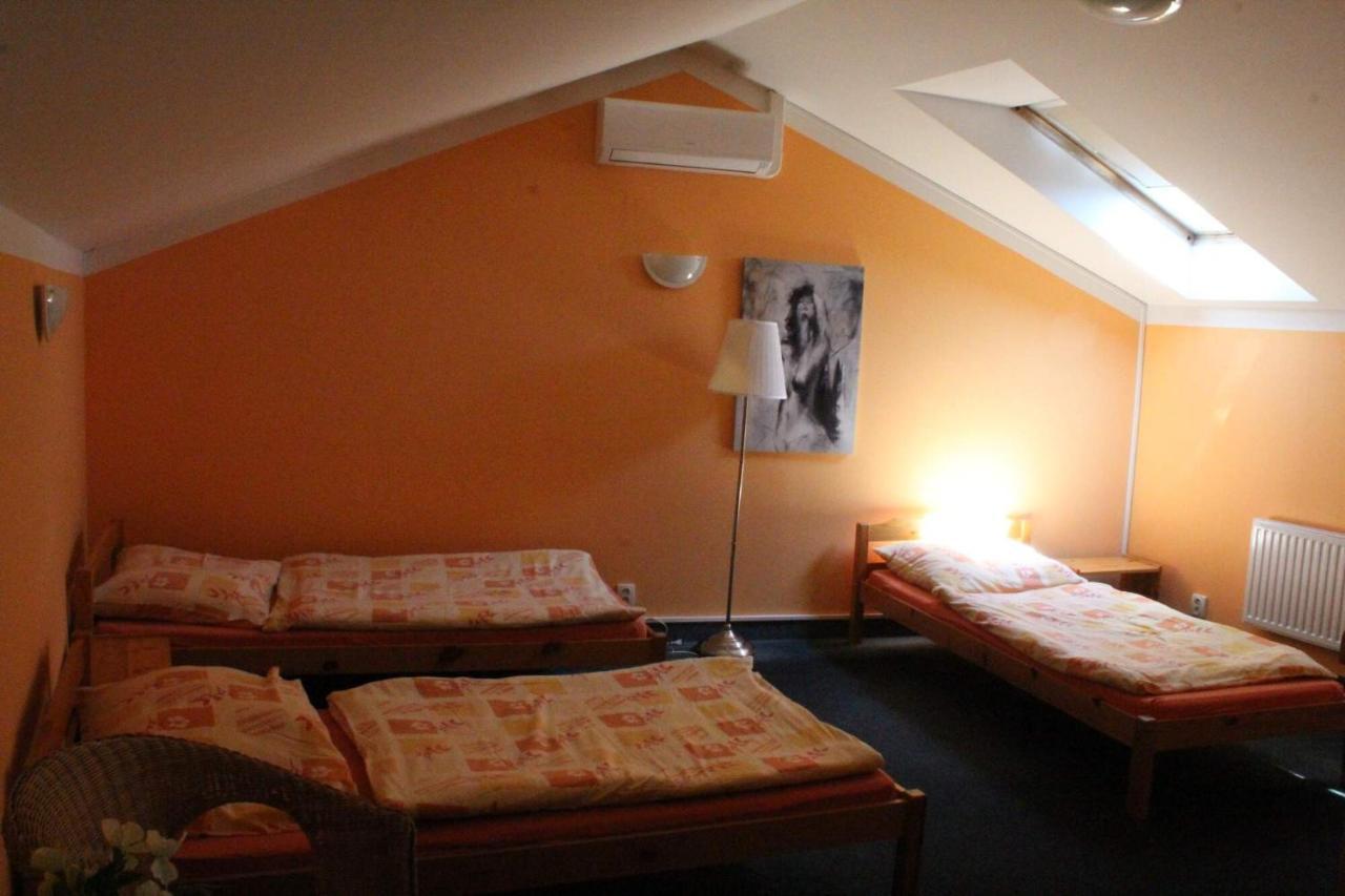 Restaurace A Penzion U Svate Barbory Ústí nad Labem エクステリア 写真